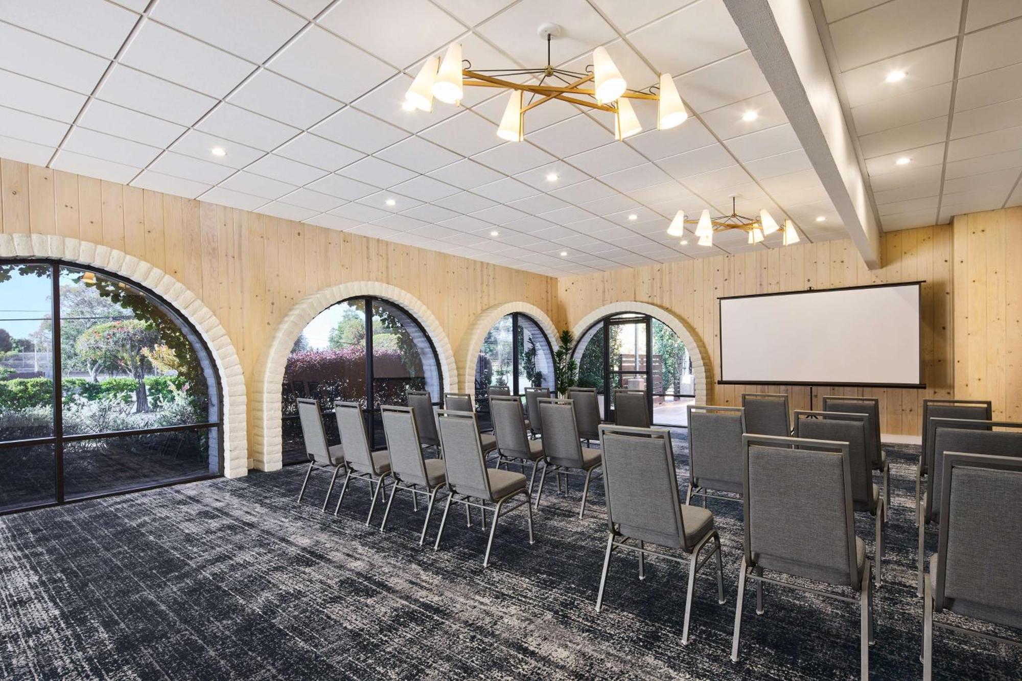 The Leta Santa Barbara Goleta, Tapestry Collection By Hilton 4* Goleta